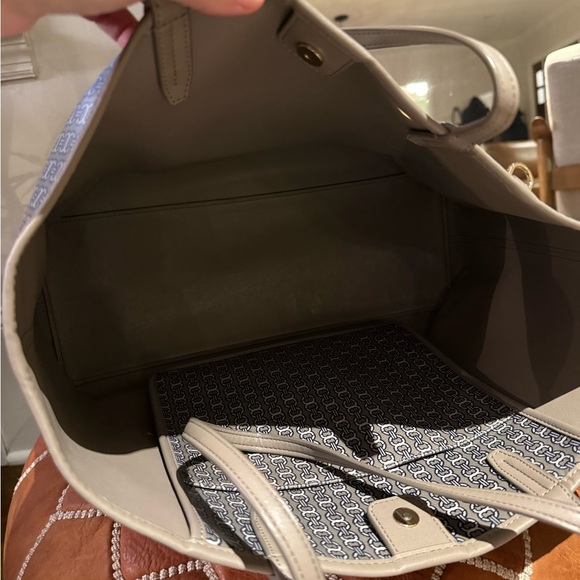 Tory Burch Gray and Navy Blue Patterned Tote Bag - Picture 3 of 4